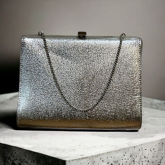 Unknown Handbags - Vintage Silver Metallic Evening Bag Clutch Purse Silver-tone Chain